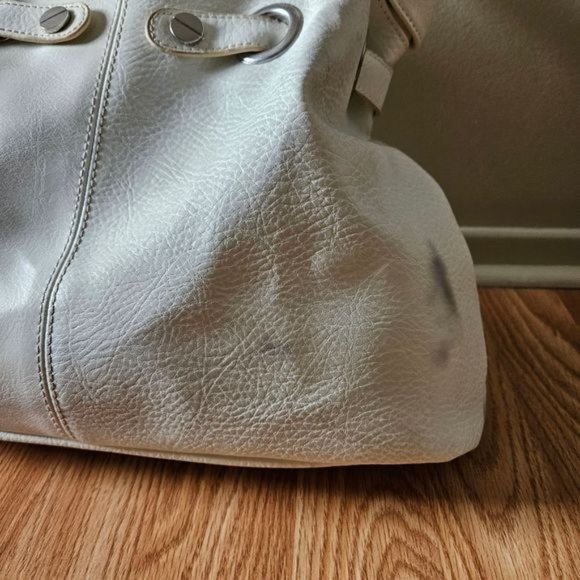 Matt And Nat Vegan Leather Tote Bag White. - Picture 9 of 11